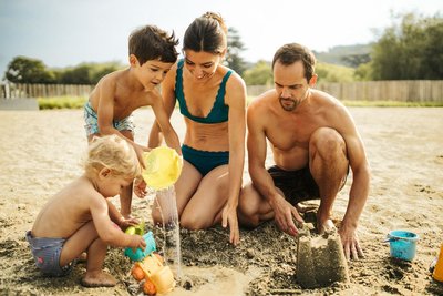 plageaixlesbainsrivieradesalpesaqualac