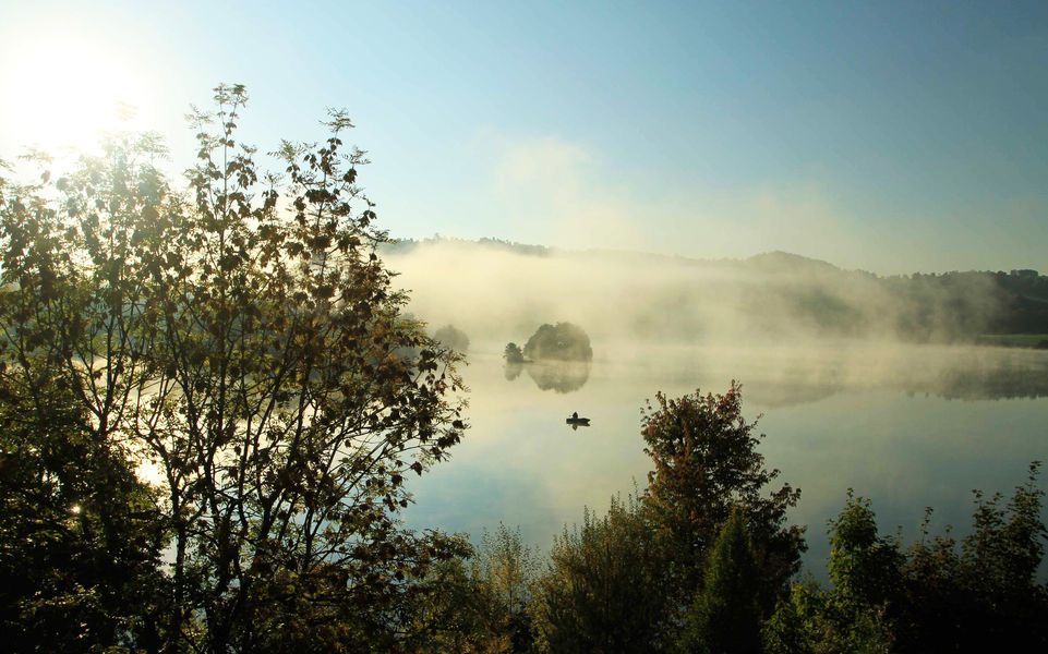 Pêche sur le lac d'Aydat