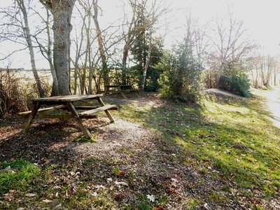 Aire de pique nique St Bonnet le château