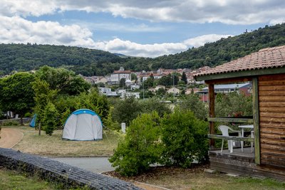 https://www.camping-volvic.com/5/locations-puy-de-dome