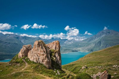 vue depuis les alpages sur le lac du mont cenis