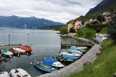 L'entrée du port et la plage
