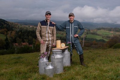 Etienne et Raphael, les jeunes associés du gaec des epilobes