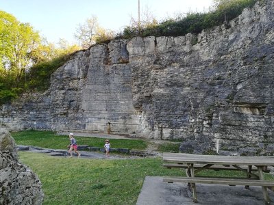 Aire de pique-nique du mur d'escalade