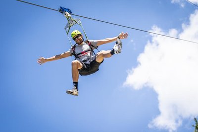 Descente en tyrolienne