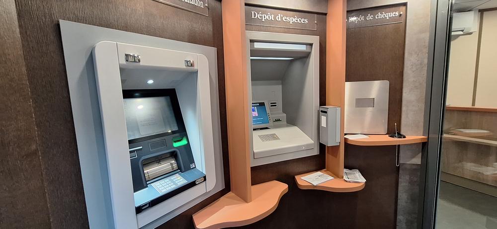Distributeur de billets - Banque Chalus_Mont-Dore