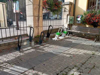 Borne de recharge VAE et rack à vélo