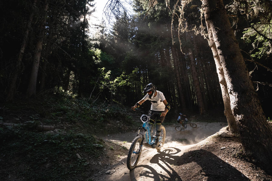 Trott' de descente dans la forêt de Méribel