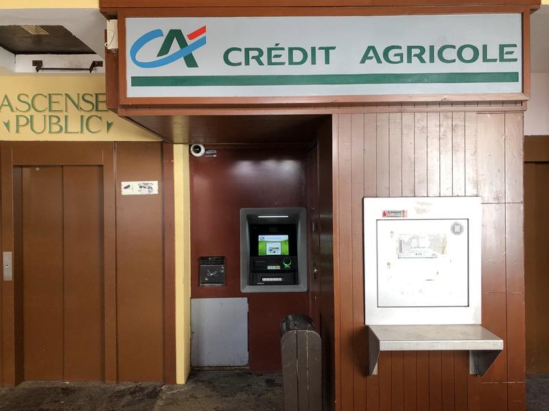 Distributeur de billets Crédit Agricole