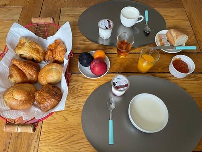 Le petit déjeuner des chambres d'Hôtes Double C