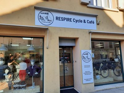 Respire Cycle & Café - Morestel - le long de l'itinéraire ViaRhôna