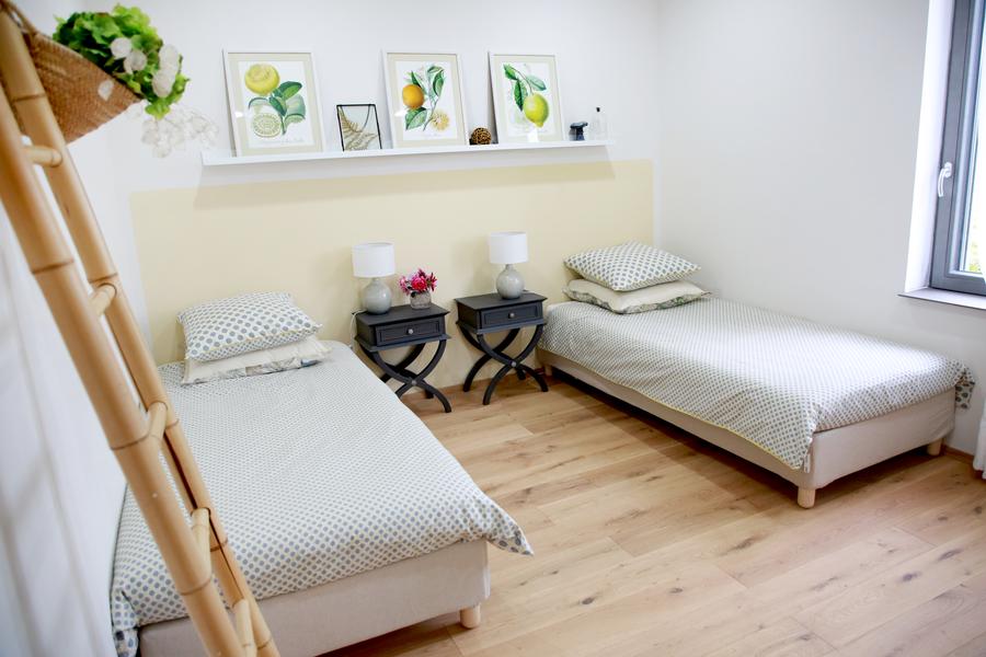 Configurée avec 2 lits simples