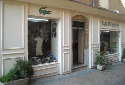 Entrée côté Rue Droite