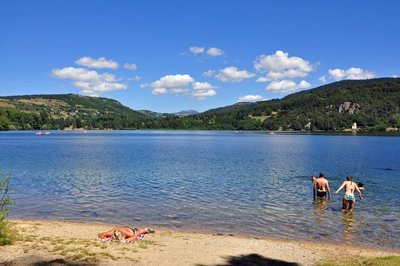 Lac de baignade : Le lac d'Issarlès_Le Lac-d'Issarlès