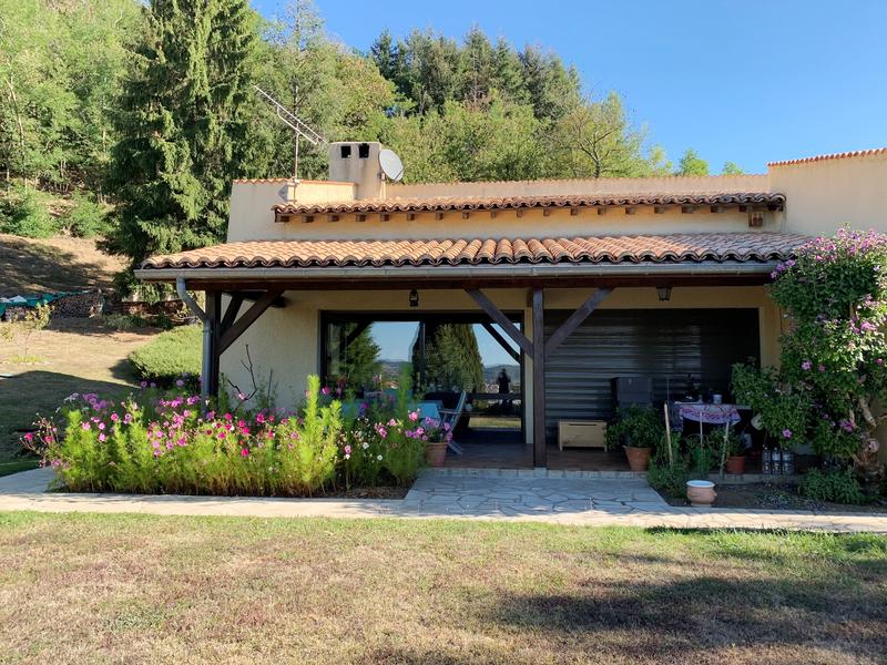 La terrasse principale de la maison