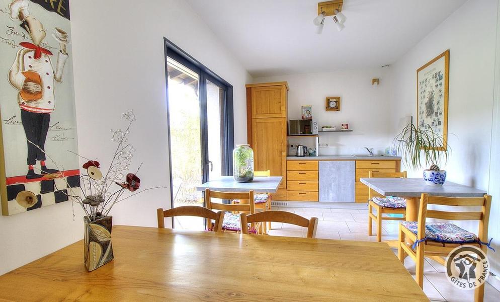 Chambres d'Hôtes des Brouilly à Saint-Lager dans le Beaujolais - RHONE : le petit coin-cuisine.