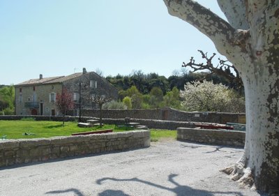 Aire de pique-nique du village de St Maurice d'Ibie