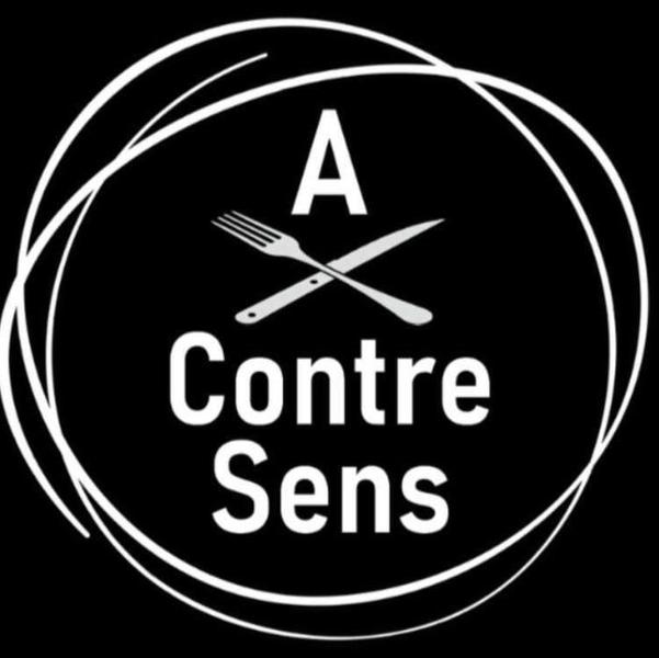 A contre sens logo fond noir