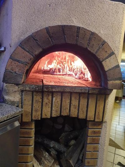 Four à pizza