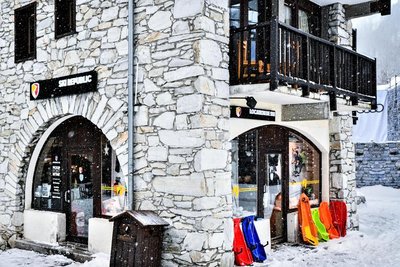 Val Village - Photo 1 - Façade.jpg