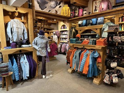 Intérieur boutique_Mountain Pro Shop