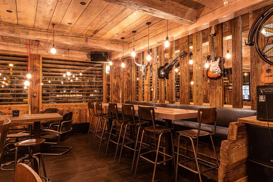 Espace bar et tapas - La Baraque à Val d'Isère