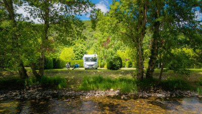 Au bord de l'Alagnon - Camping-car