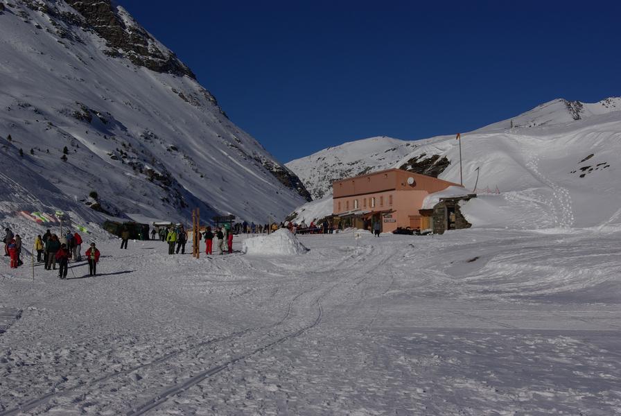 Le refuge, au col du Mont Cenis, en hiver
