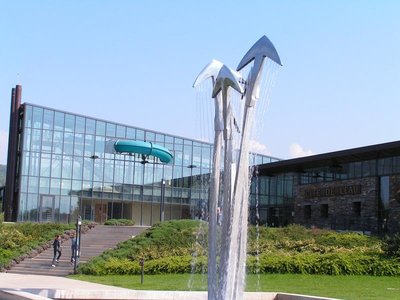 Entrée du centre nautique de la Cité de l'eau