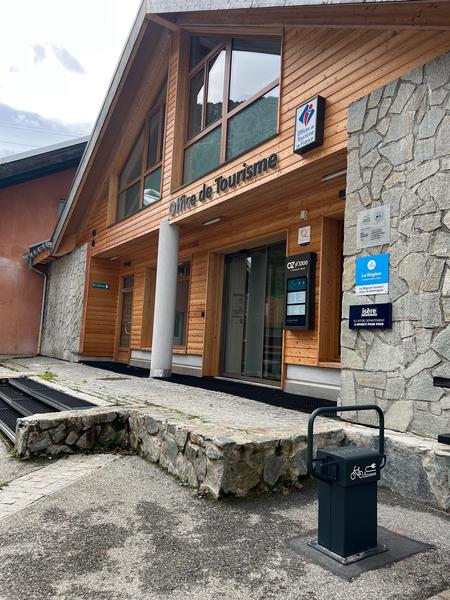 Borne pour vélo et VTT électrique Office de Tourisme