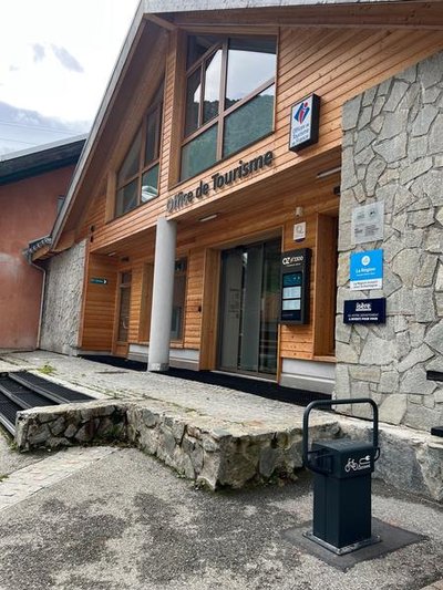 Borne pour vélo et VTT électrique Office de Tourisme