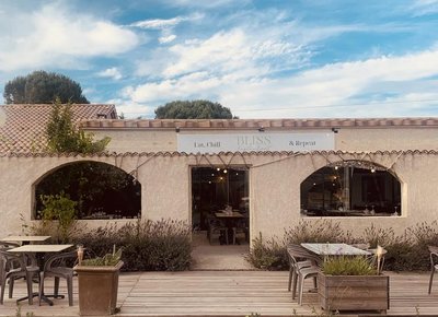 Devant restaurant