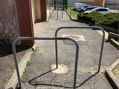 Arceaux à vélo - Salle Pierre Denizot_Chazelles-sur-Lyon