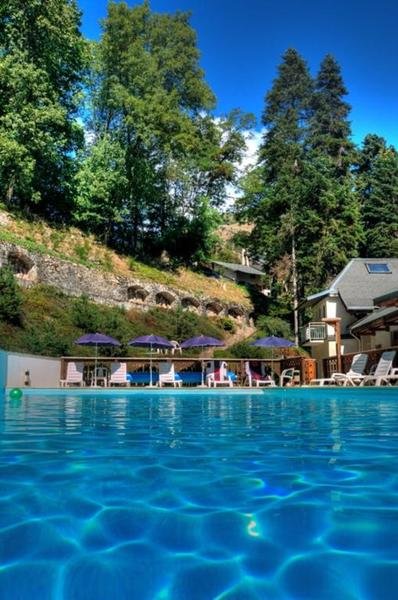 Hotel Les Chalets Piscine