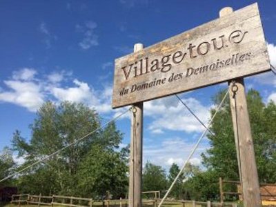 Entrée du Village Toue