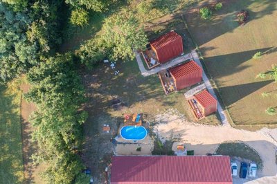 Photo aérienne des chalets en A
