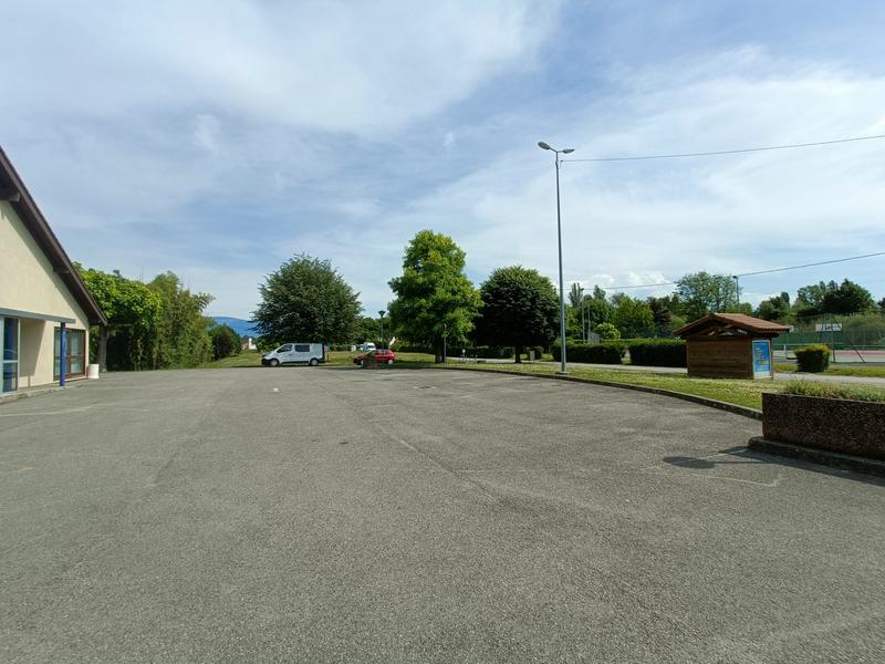 Parking salle Jean Bouchard St-Genix-sur-Guiers St-Genix-les-Villages