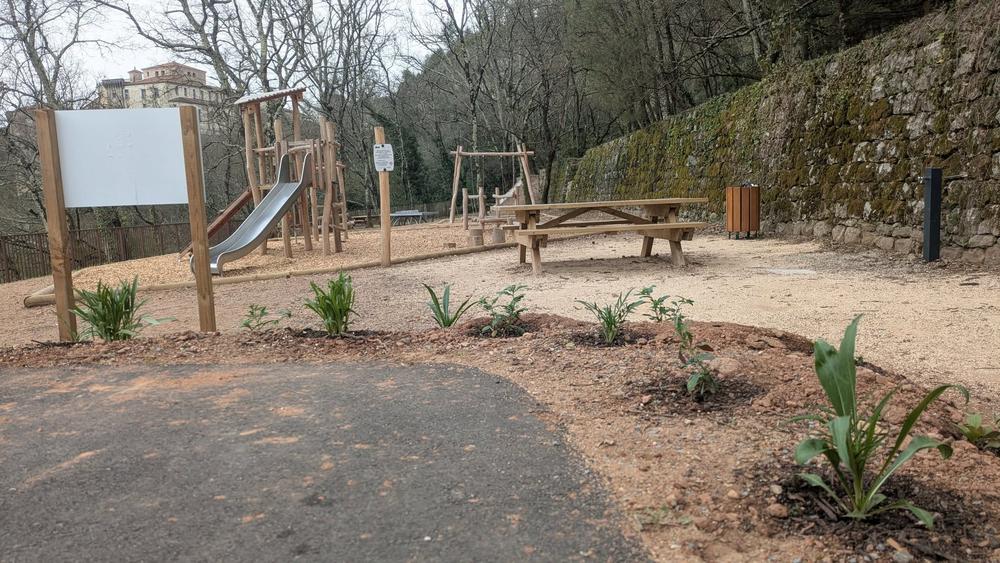 Aire de pique-nique du jardin public d'Aubesson_Largentière