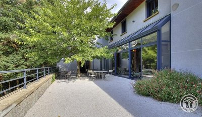 Grand Gîte avec spa intérieur de nage "Au Songe de l'Eau" à Savigny, proche de l'Arbresle, dans le Lyonnais - Rhône.