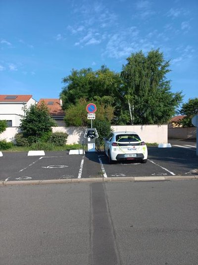 Borne de recharge véhicules électriques Saint-Beauzire_Saint-Beauzire