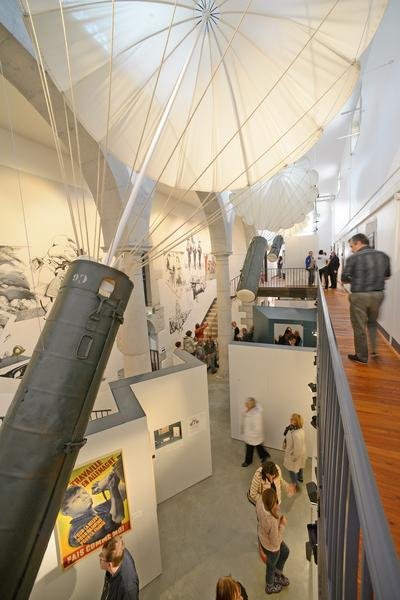 Parachutage de containers