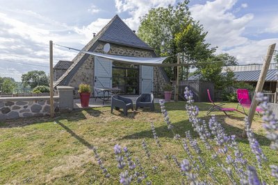 entrée des chambres et jardin