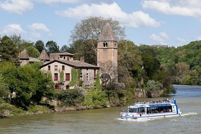 Lyon-City-Boat-Navilys-a-l-Ile-Barbe
