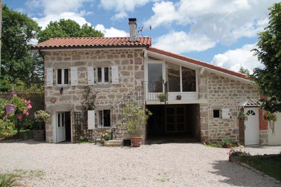 Gîte d'étape le paddock - usson en forez