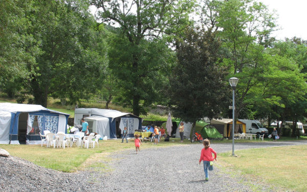 Camping de la Sianne - Auriac l'Eglise