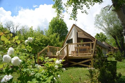 Tente lodge confort extérieure