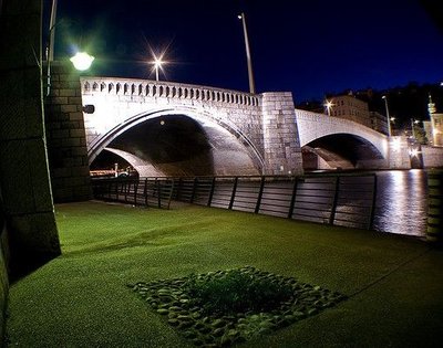 quais de Saône la nuit