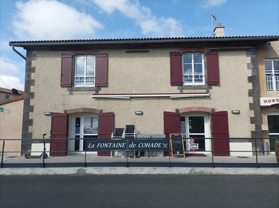 La Fontaine de Cohade Bar Restaurant Services_Cohade