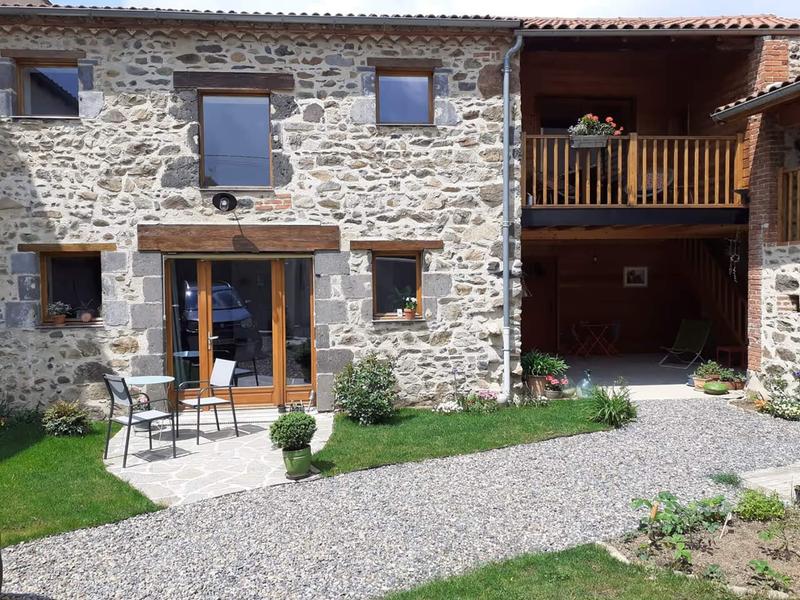 La maison des trois petits cochons, près de Brioude_Fontannes