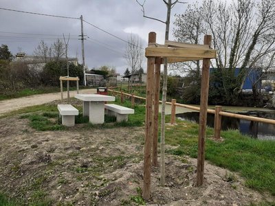 Aire de pique-nique au hameau de la Roche_Saint-Marcellin-en-Forez